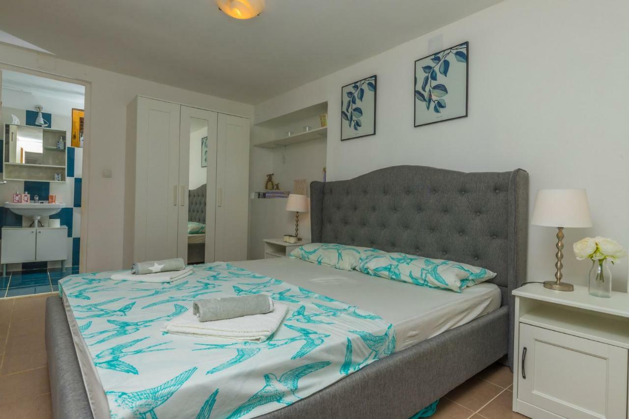 Maris Apartment